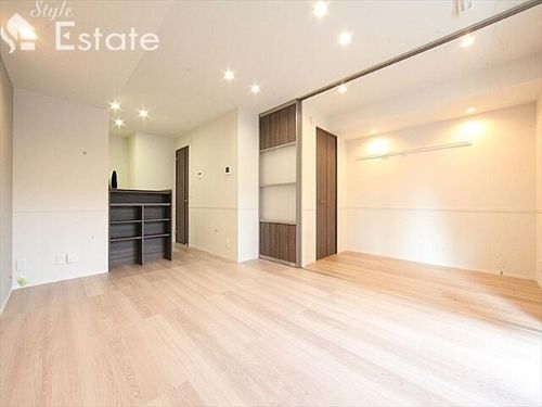 愛知県名古屋市西区又穂町4丁目(アパート)の賃貸物件の居間