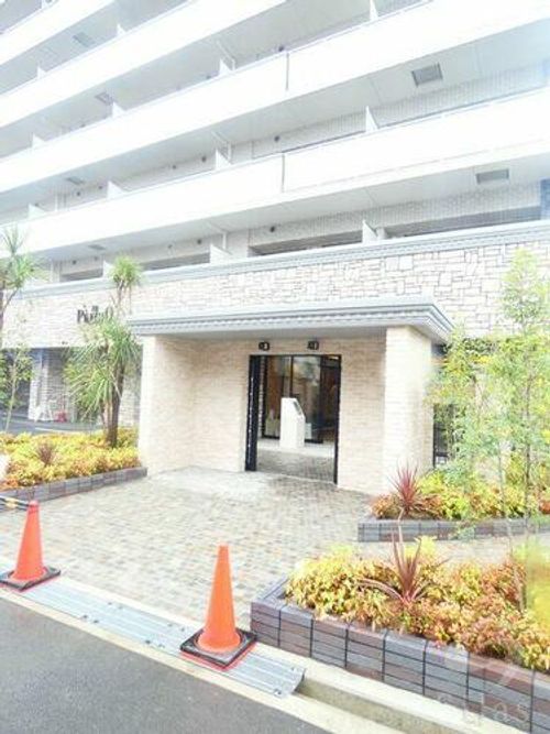 大阪府豊中市岡上の町2丁目(マンション)の賃貸物件の玄関