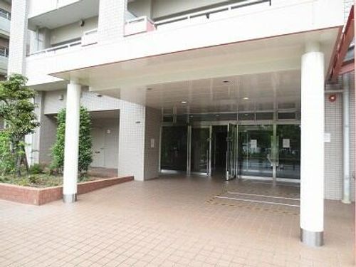 コーシャハイツ高見36の玄関
