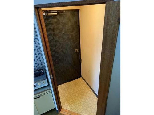 ハイツワン307の玄関