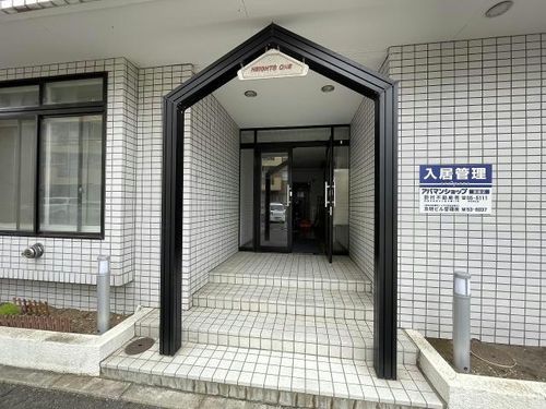 ハイツワン307の玄関