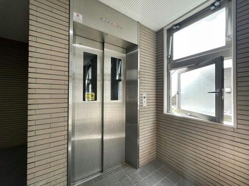 ル・ノール人見町406の玄関