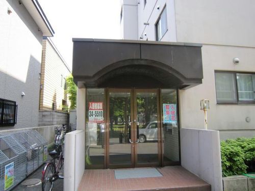 グロリアハイツ的場の玄関