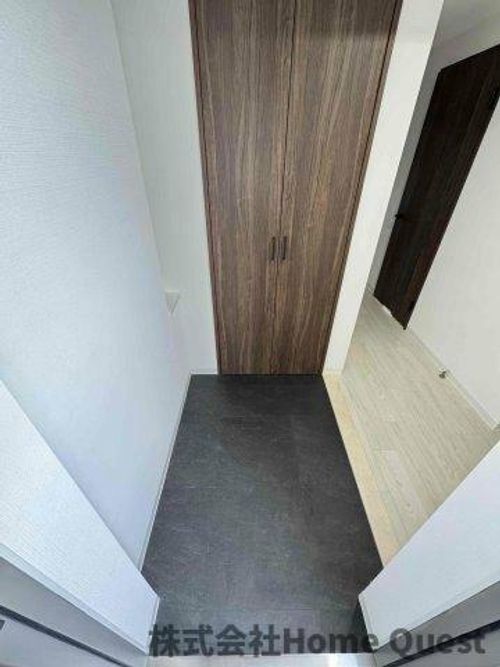 プレサンスNEO新深江リュミエルの玄関