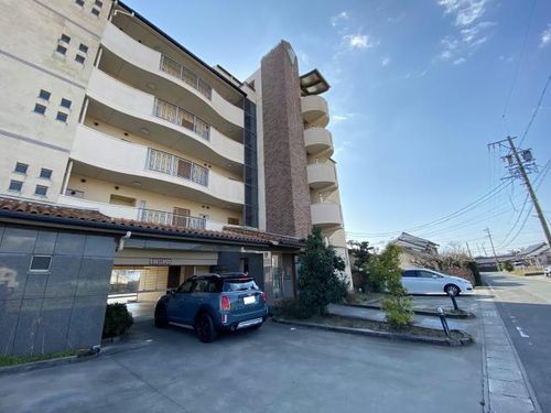 愛知県豊川市三蔵子町福地荒古(マンション)の賃貸物件305の外観