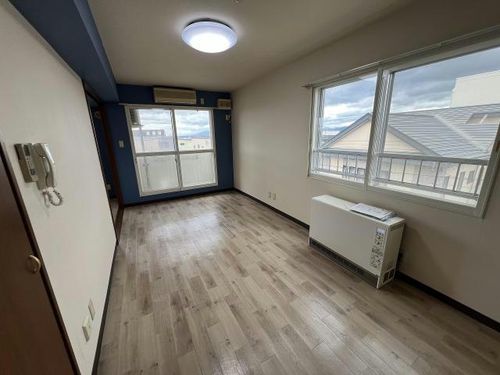 カスティーユ美原307の居間