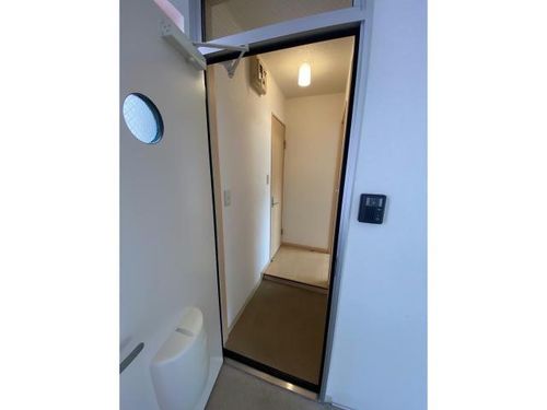 リヴェール富岡202の玄関