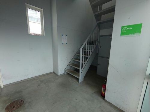 ポチタマみはら202の玄関