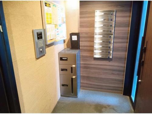 北海道札幌市中央区南十八条西14丁目(マンション)の賃貸物件の玄関