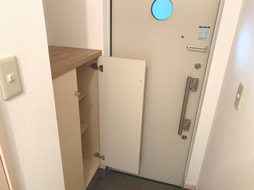 ワールドイン清田Ⅰ102の玄関