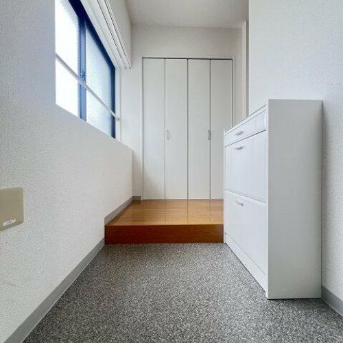 音羽壱番館金山の玄関
