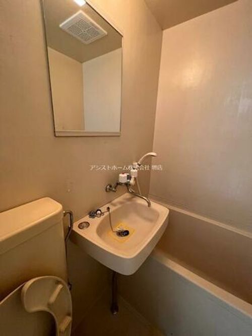 ロイヤルコート1番館202の内装