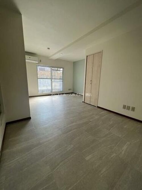 ロイヤルコート1番館202の内装