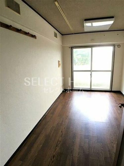 リード岡崎248306の居間