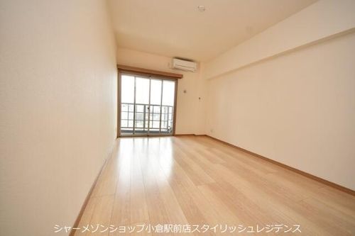 ロイヤルノースナインの居間