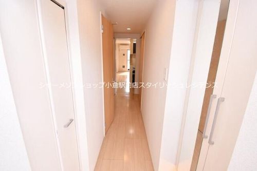 グランドアイ香春口の玄関