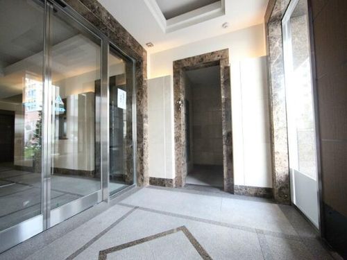 プレサンス名古屋STATIONアライブの玄関