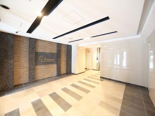 プレサンス上前津フィットの玄関