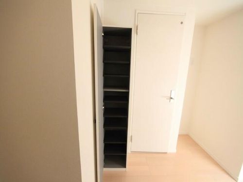 HUMMINGLIFE中村区役所の玄関