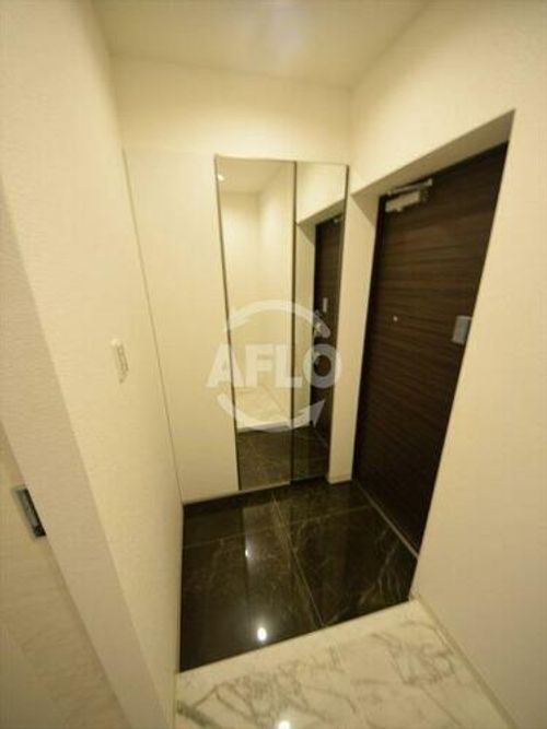 アマデウス北堀江の玄関