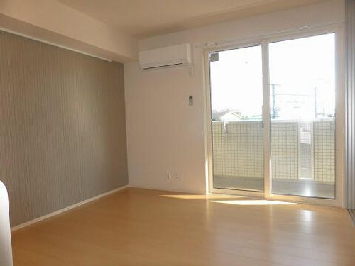 ラフィネ横山 A・B棟A202の居間