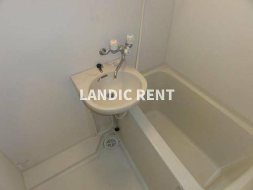 コンフォートベネフィス箱崎8の風呂