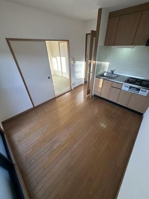 ルミエール201の居間