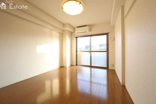愛知県名古屋市名東区社が丘1丁目(マンション)の賃貸物件の居間