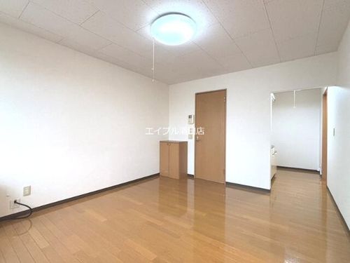 IMラピス205の居間