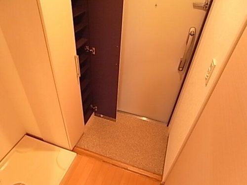 兵庫県神戸市兵庫区永沢町4丁目(マンション)の賃貸物件の玄関