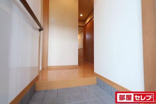 シティハイツシャンベールの玄関