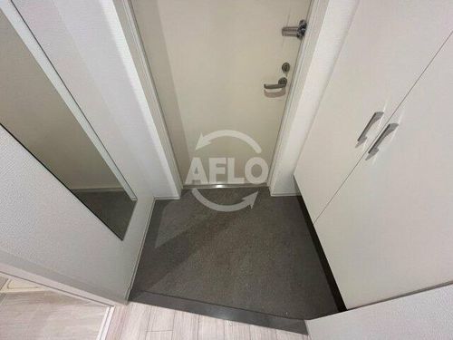 セレニテ日本橋エクラの玄関