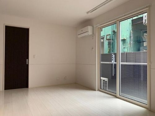 Chouchouにおの浜の居間
