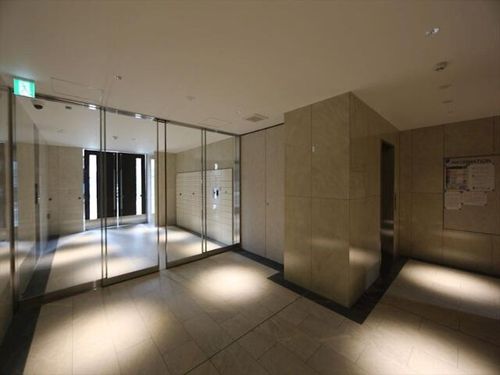 ディアレイシャス東別院の玄関