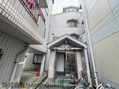 ピースハイツ長堂A棟の外観