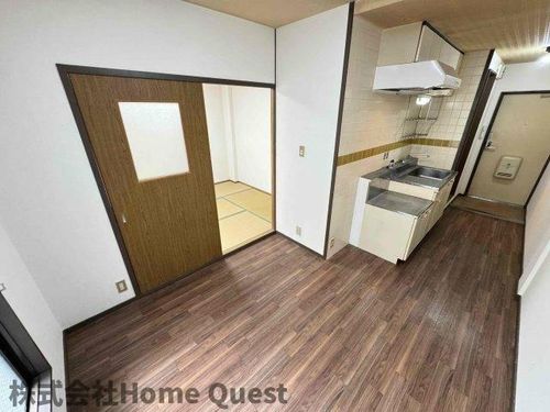 ピースハイツ長堂A棟の居間