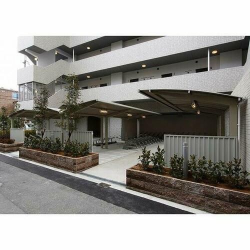 スプランディッド新大阪IIIの玄関