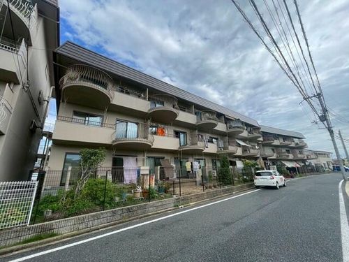 阪急上牧ドリームマンションの外観