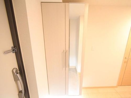 プラジュ千種の玄関