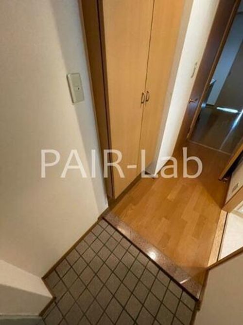 メルベーユコートの玄関