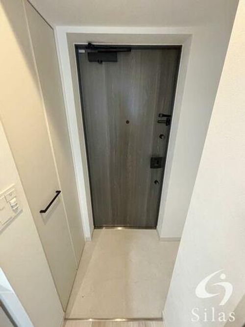 大阪府東大阪市長田中4丁目(マンション)の賃貸物件の玄関