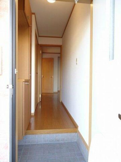 マスカットハウス105の玄関