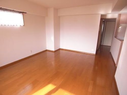 福岡県北九州市小倉南区南方5丁目(マンション)の賃貸物件の居間