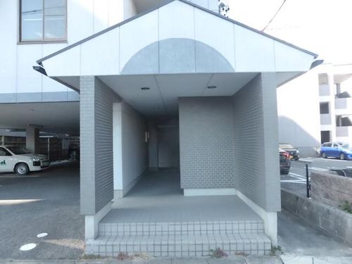 アクセル三河安城401の玄関