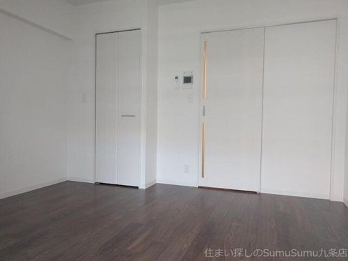 レオンヴァリエ大阪ベイシティⅡ604の居間