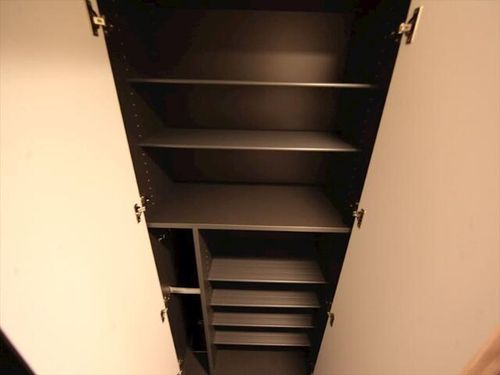 プレサンス丸の内リラティの玄関