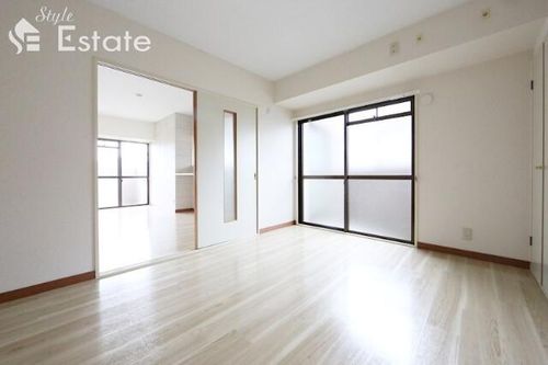 愛知県名古屋市天白区植田東3丁目(マンション)の賃貸物件の居間