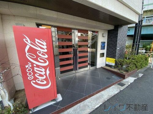 アスリート本町リバーウエストの玄関
