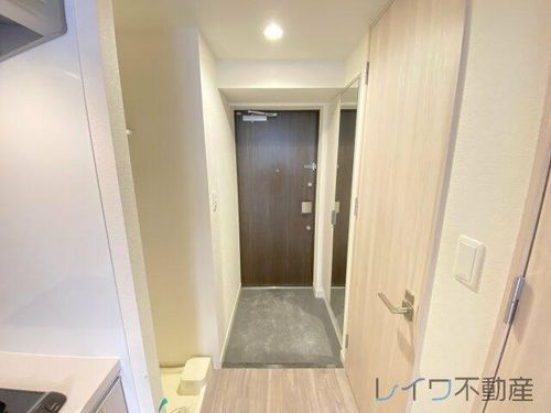 プレサンス松屋町ヴィゴラスの玄関