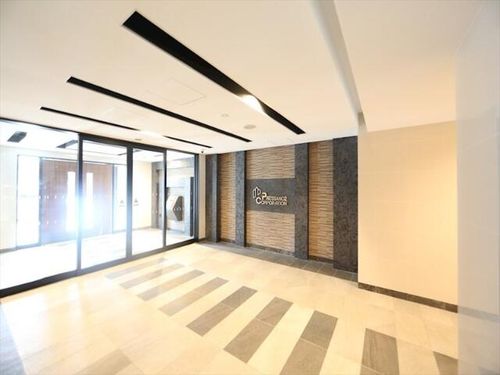 プレサンス上前津フィットの玄関